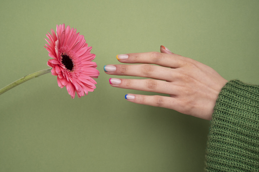 SMALTI TRENDY: I COLORI DELLA PRIMAVERA 2025